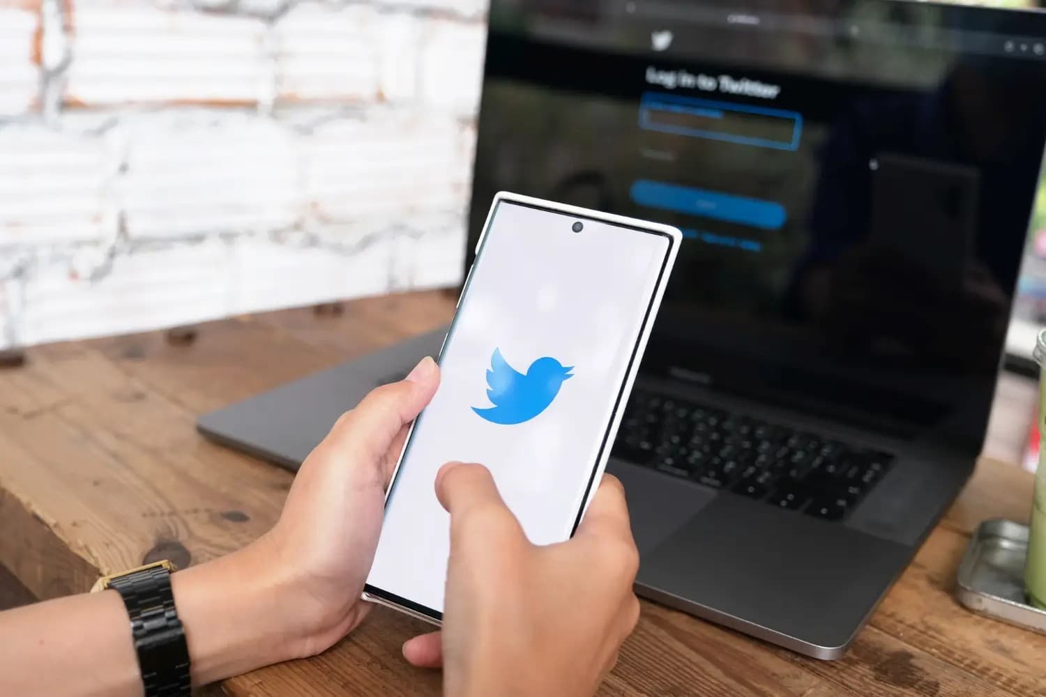 How to sell on Twitter: A guide to getting started